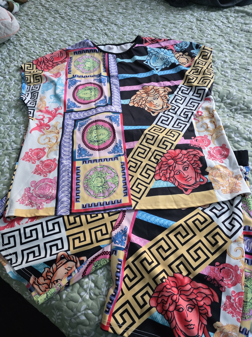 Colorful Medusa Print Matching Top and Shorts Set